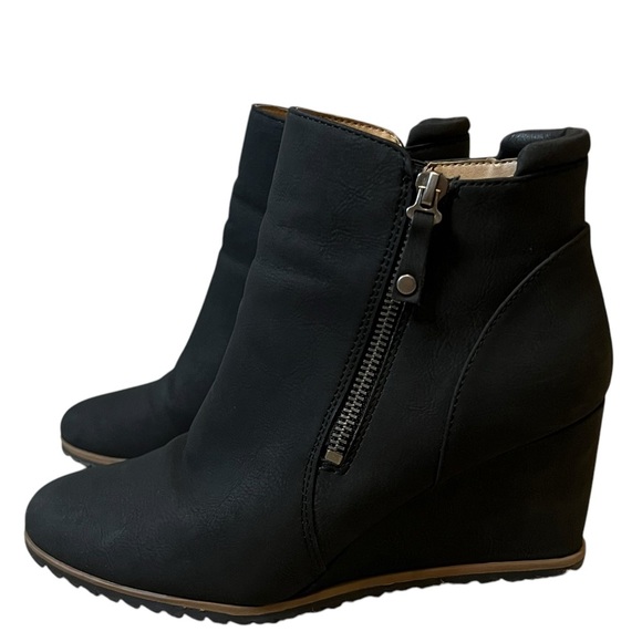 SOUL BY NATURALIZER Womens Black Stretch Gore Haley Almond Toe Wedge Booties 9 M - Picture 1 of 8